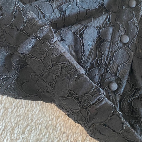 Wayf Lace Crop Top size M - Picture 8 of 9